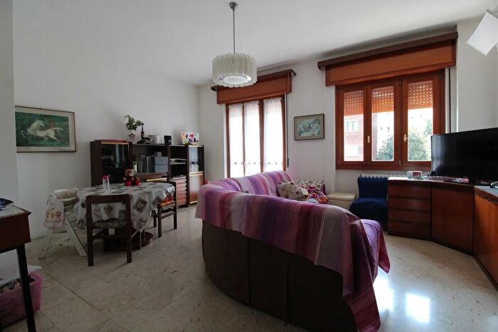 Appartamento trilocale in vendita in Via Giosuè Carducci, Cassina De Pecchi