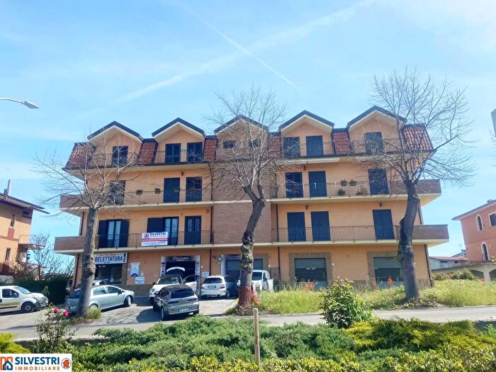 Appartamento trilocale in vendita in Contrada Iannassi, San Nicola Manfredi