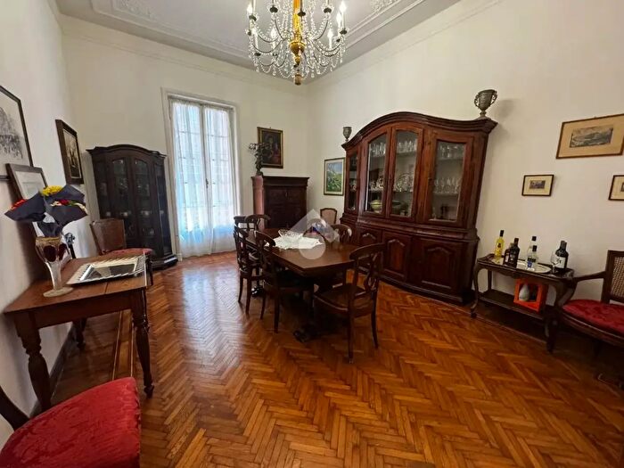 Appartamento con 7 locali in vendita in Via Avio Federico, Genova