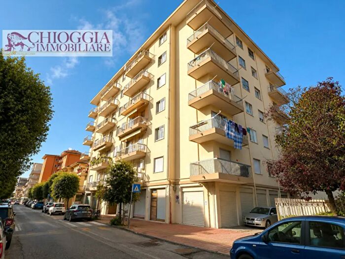 Appartamento quadrilocale in vendita in Viale Amerigo Vespucci, Chioggia