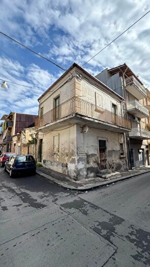 Casa con 6 locali in vendita in Via Santa Maria, Scordia