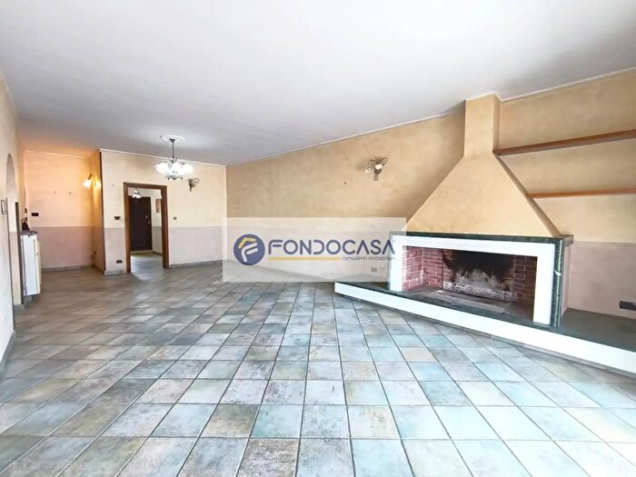 Casa con 7 locali in vendita in Via Casicalvi, Poggiardo