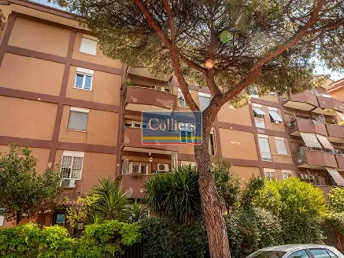Appartamento quadrilocale in vendita in Via Lucio Sestio, Roma