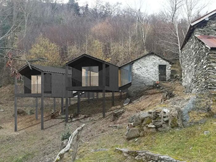 Casa quadrilocale in vendita in Via per Bron, Pianello Del Lario