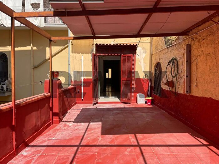 Appartamento quadrilocale in vendita in Corso Avezzana, Torre Del Greco