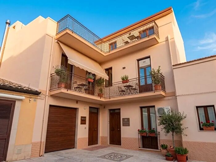 Casa quadrilocale in vendita in Modica