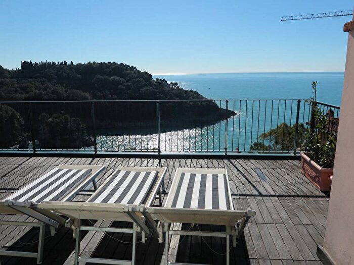 Appartamento trilocale in affitto in Via Carpanini, Lerici Paese, Lerici