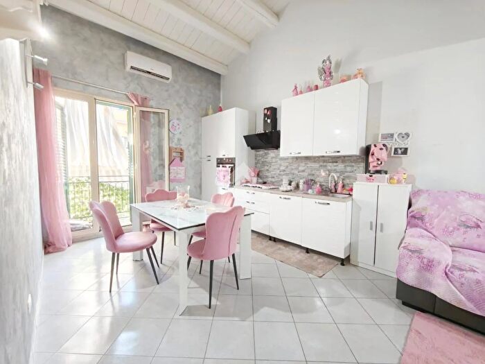 Appartamento trilocale in vendita in Via Altarello, Palermo