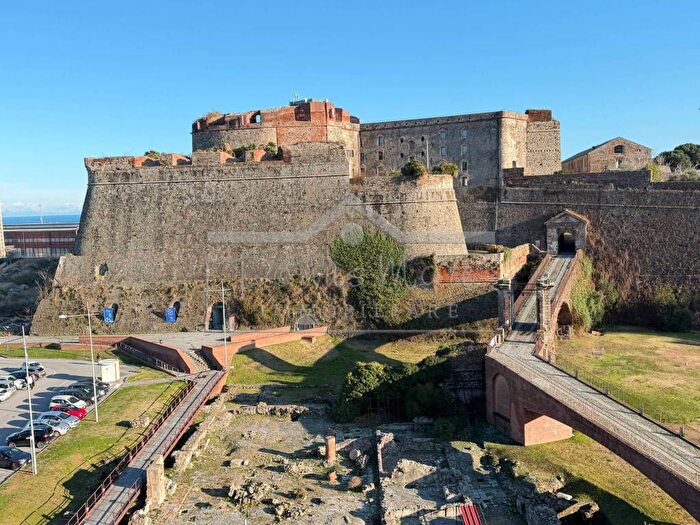 Appartamento quadrilocale in affitto in Centro Storico, Savona