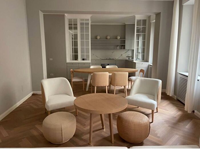 Appartamento trilocale in affitto in Corso Venezia, Palestro, Milano