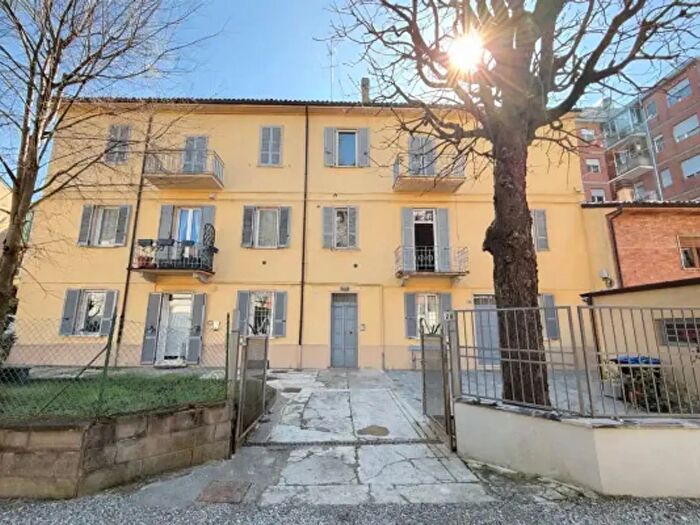 Appartamento con 5 locali in vendita in Via Maggio, Piacenza