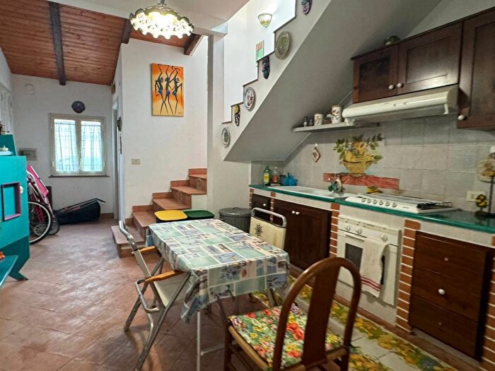 Casa con 5 locali in vendita in Via Prestipaolo Furnari, Furnari