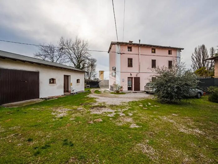 Casa quadrilocale in vendita in Via Castelfranco, Valsamoggia