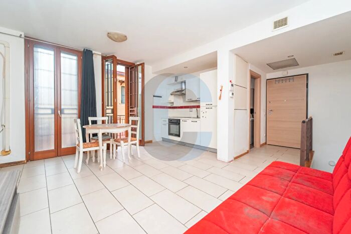 Appartamento trilocale in vendita in Via Trento, Grottaferrata