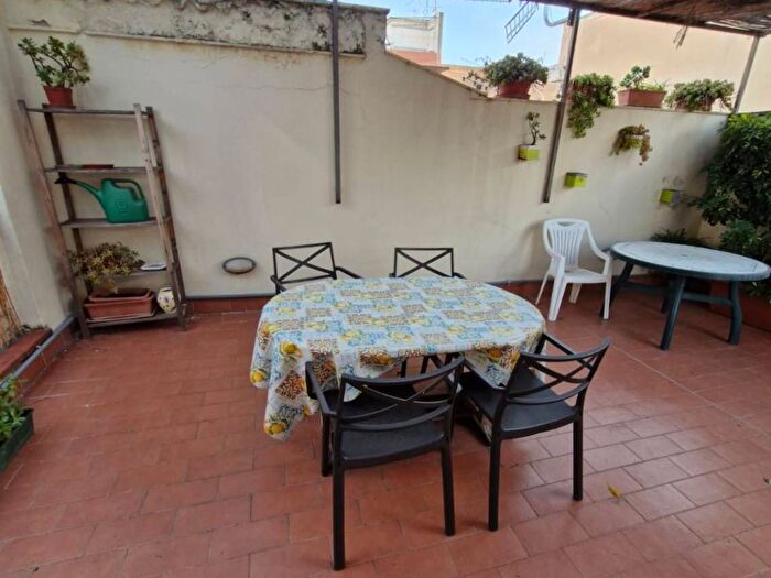 Appartamento trilocale in affitto in Via Quintino Sella, Politeama Ruggiero Settimo, Palermo