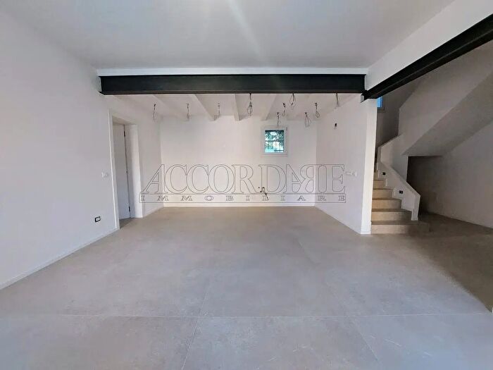 Casa con 5 locali in vendita in Via Rolandino, Padova