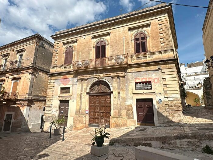 Appartamento con 8 locali in vendita in Via Risorgimento, Grottaglie