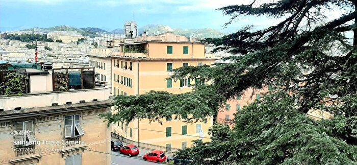 Appartamento quadrilocale in vendita in Passo Frugoni Genova, Genova