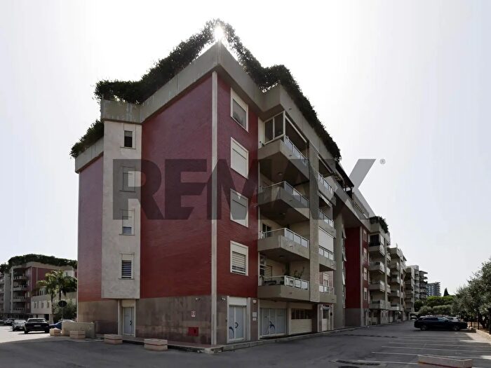 Appartamento trilocale in vendita in Via Camillo Rosalba, Bari