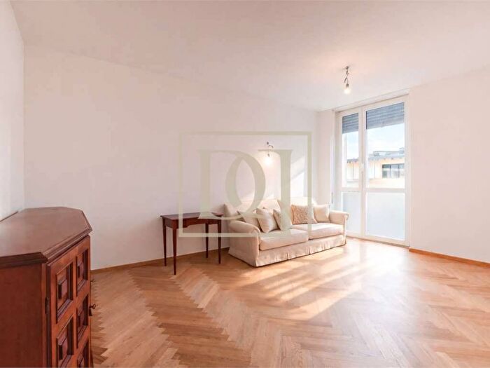 Appartamento quadrilocale in affitto in Via Cadore, Cadore, Milano