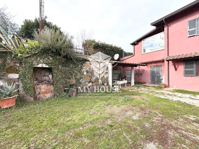 Casa bilocale in affitto in Via Colle Pallone Nuovo, San Cesareo