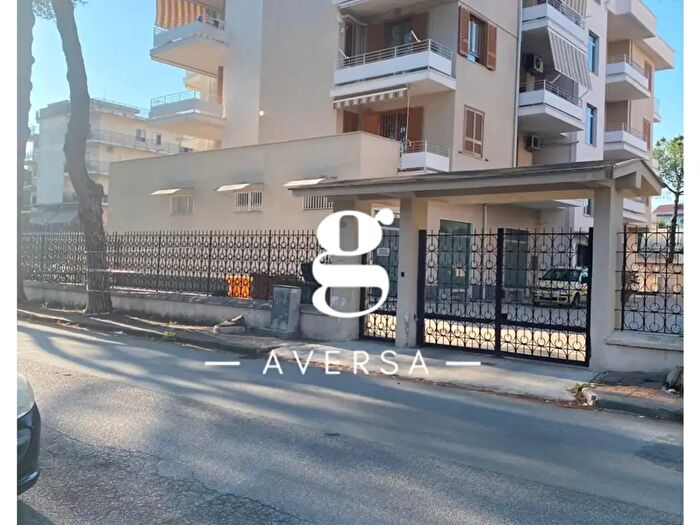 Appartamento con 5 locali in vendita in Viale J Kennedy, Aversa