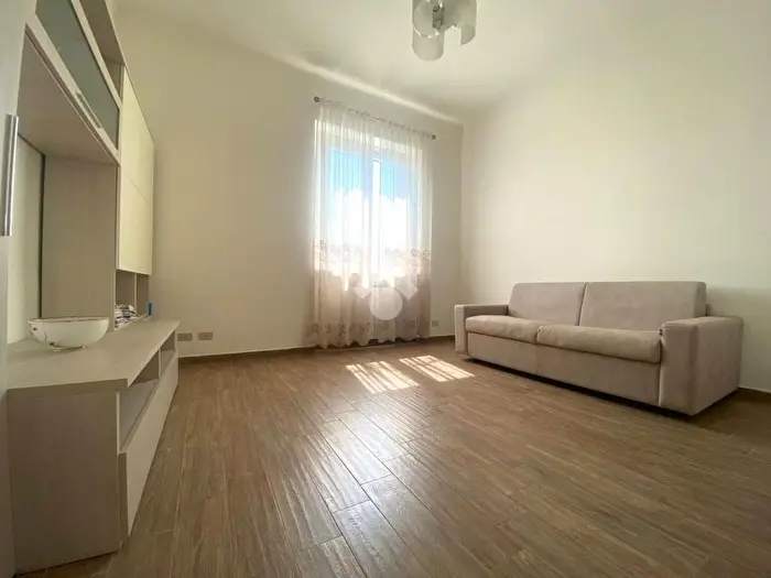 Appartamento trilocale in vendita in Via Cesare Battisti, Frati, Legnano