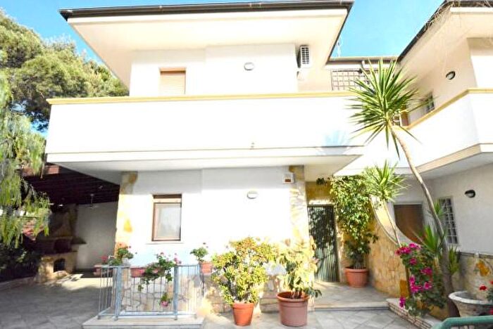 Casa con 5 locali in vendita in Carovigno