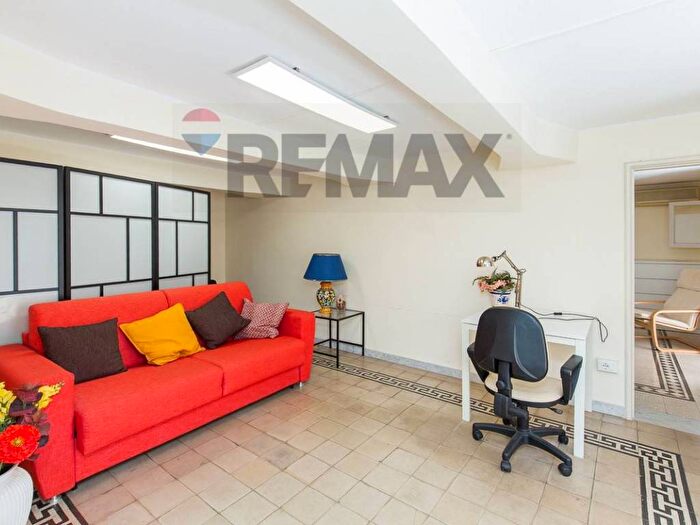 Appartamento trilocale in affitto in Via Etnea, Borgo, Catania