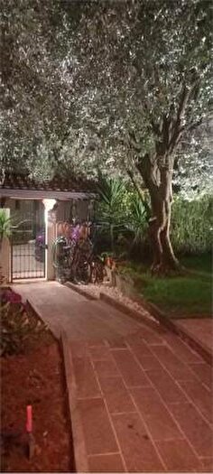 Casa con 6 locali in vendita in Brenna