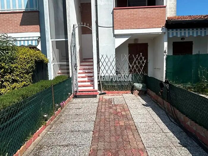 Appartamento trilocale in vendita in Via degli Aironi Lido di Volano, Comacchio