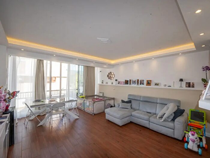 Casa con 5 locali in vendita in Via Ogliastri, Messina