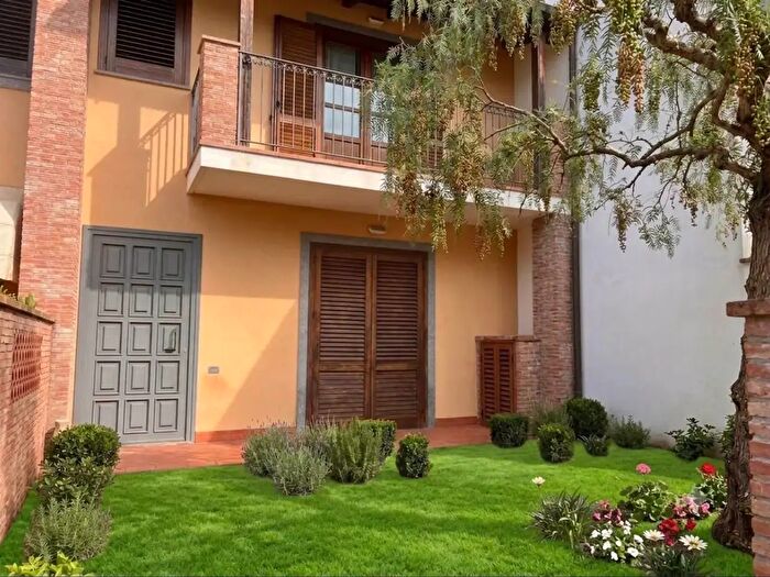 Casa con 5 locali in vendita in Via Parafera, Aci Castello