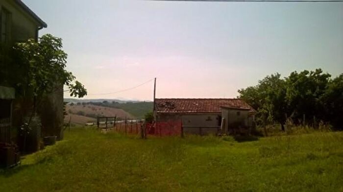 Casa con 6 locali in vendita in Via Montecappone, Jesi