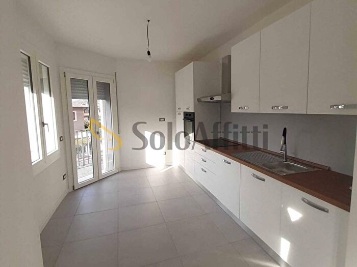 Appartamento trilocale in affitto in Via San Marco, Centro, Nave