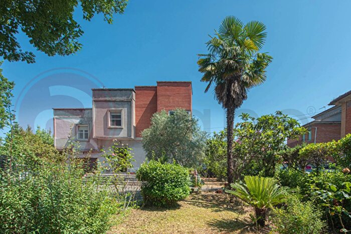 Casa con 10 locali in vendita in Via Giacomo Puccini, Pontecorvo