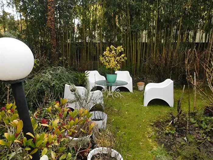 Casa con 8 locali in vendita in Samarate