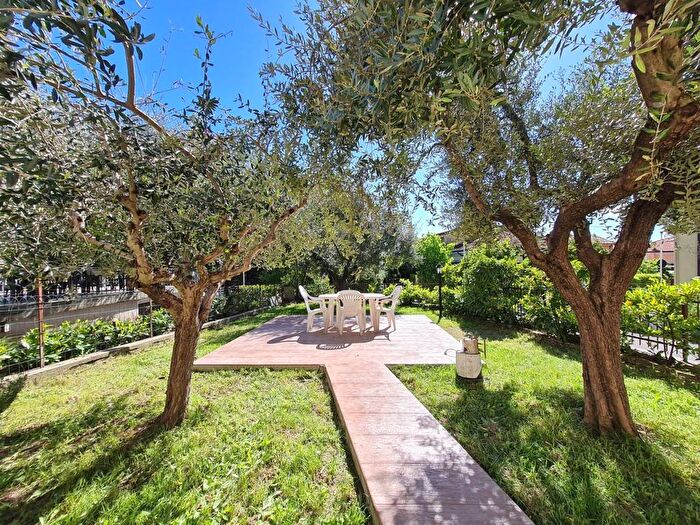 Appartamento trilocale in affitto in Centro, Peschiera del Garda