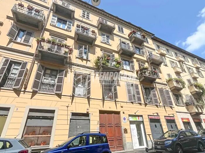 Appartamento bilocale in vendita in Via San Secondo, Torino