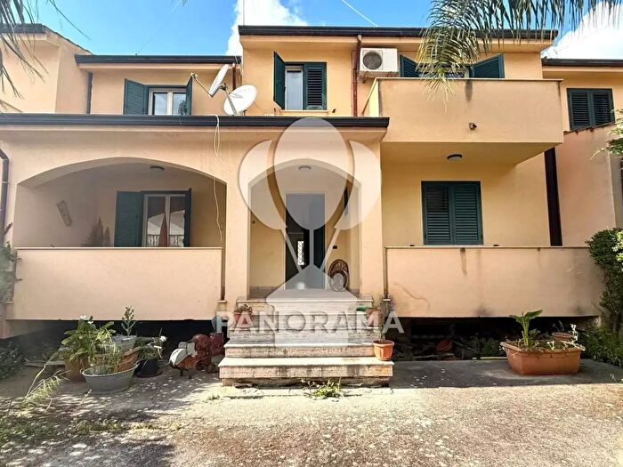 Casa con 7 locali in vendita in Via Dante Alighieri, Borgetto