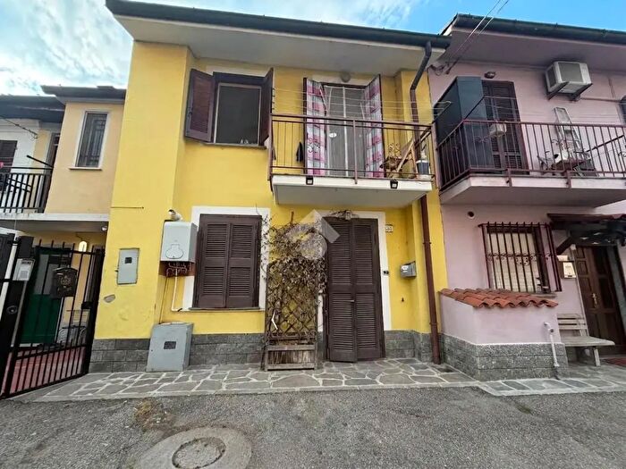 Appartamento bilocale in vendita in Via S Protaso, Casorate Primo