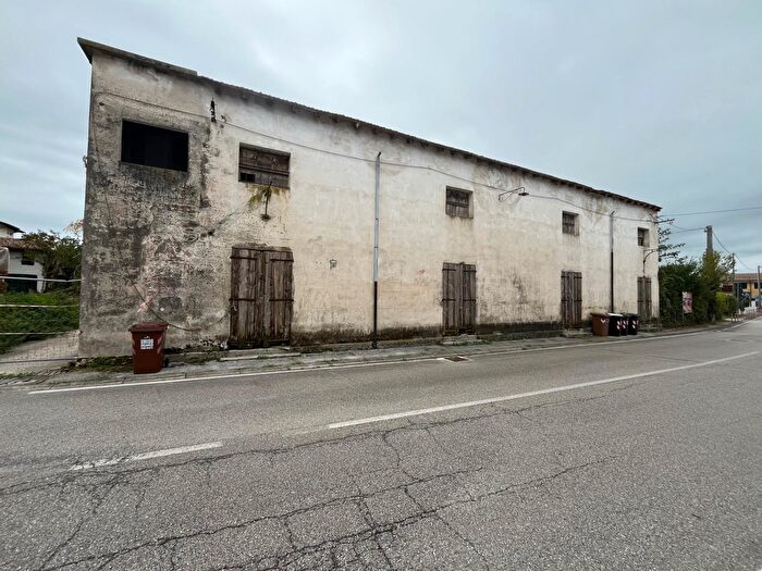 Casa con 6 locali in vendita in Chions