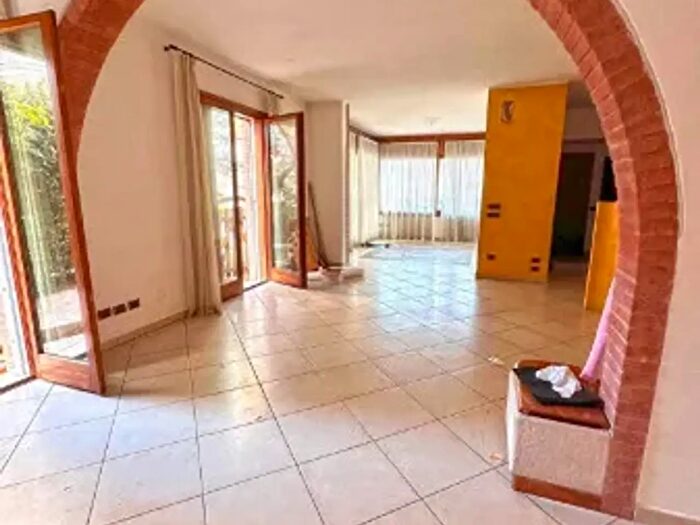 Casa con 6 locali in vendita in BellariaIgea Marina