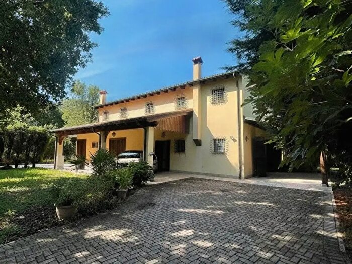 Casa con 5 locali in vendita in Via Volti, Torreglia