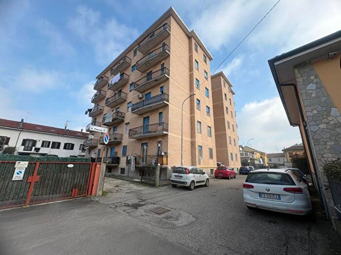 Appartamento bilocale in affitto in Via Roma, Centro, Sannazzaro de Burgondi