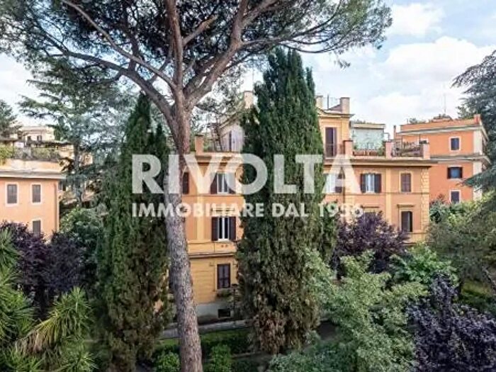 Appartamento trilocale in affitto in Via del Vignola, Roma