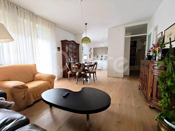 Appartamento quadrilocale in affitto in VIALE UNGHERIA, Viale Ungheria, Udine