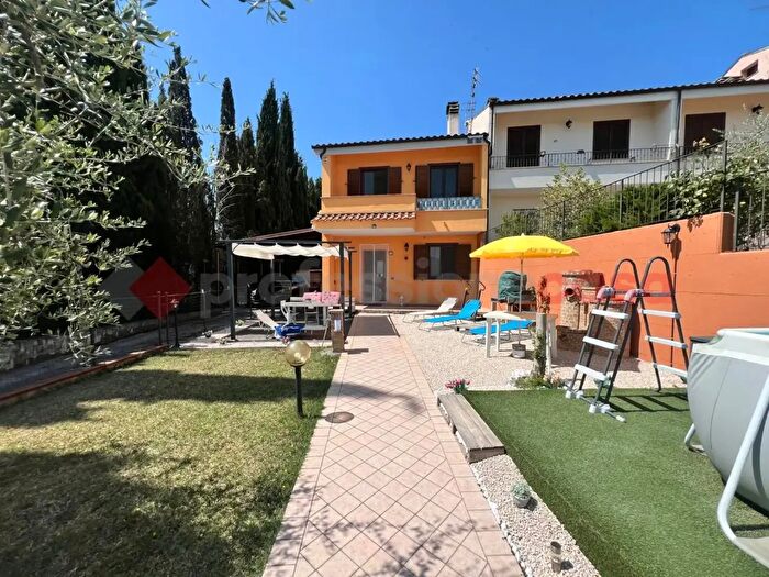 Casa quadrilocale in vendita in Località Tervenano, Castel Ritaldi