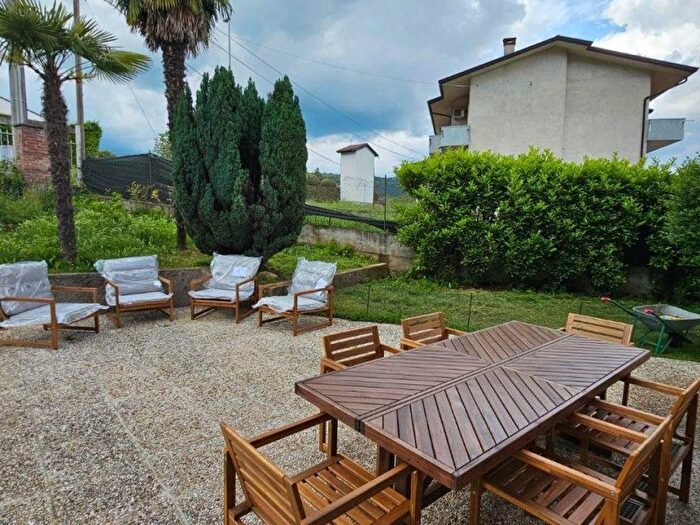 Casa trilocale in affitto in Via Vallugana, Isola Vicentina