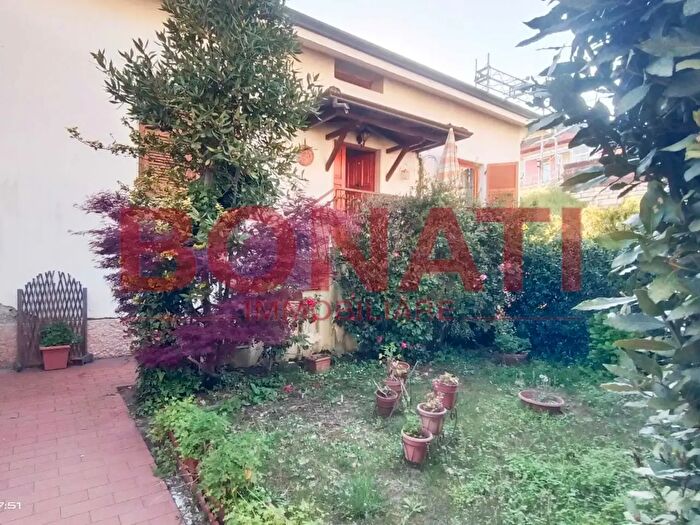 Casa con 6 locali in vendita in La Spezia